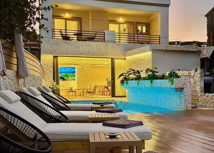 Beachfront Anatoli With Private Heated Pool By Dadovillas Vila *