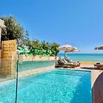 Beachfront Anatoli With Private Heated Pool By Dadovillas Sidárion