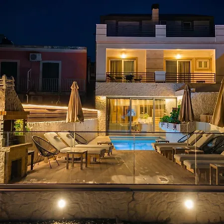 Beachfront Anatoli With Private Heated Pool By Dadovillas Villa Sidárion