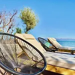 Βίλα Beachfront Anatoli With Private Heated Pool By Dadovillas