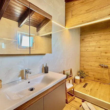 Beachfront Anatoli With Private Heated Pool By Dadovillas * Sidárion