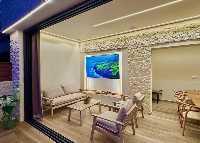 Beachfront Anatoli With Private Heated Pool By Dadovillas Villa Sidárion