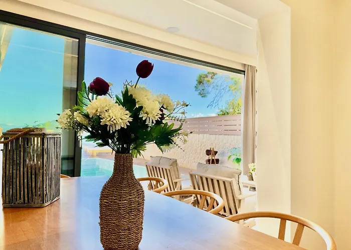 Villa Beachfront Anatoli With Private Heated Pool By Dadovillas Sidárion